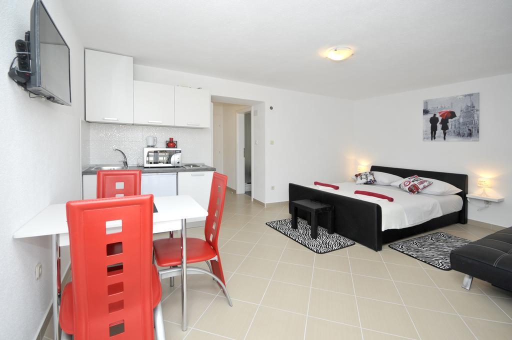 Apartmani Mijatovic โตรกีร์ ภายนอก รูปภาพ